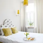 Bright Apartment In Old Town By Urban Rent